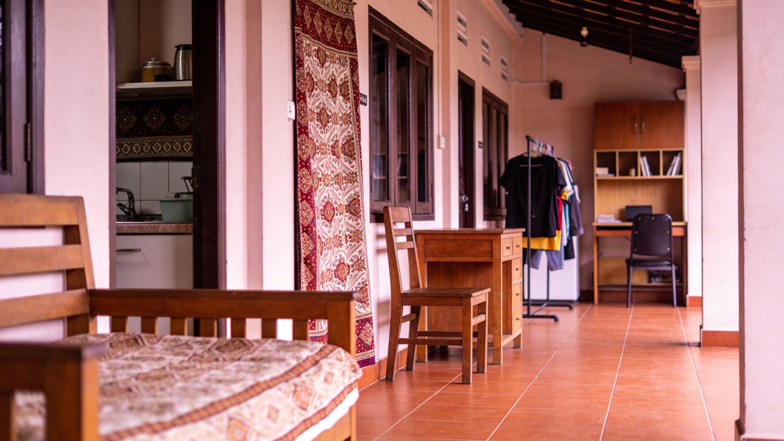 Barang Printilan yang Wajib Ada di Kamar Kost, Bermanfaat dan Praktis!